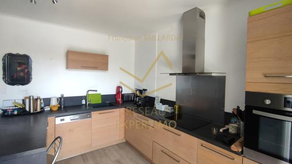 L'Isle-sur-la-Sorgue (84800) Appt de 86m2 + combles aménagés de 53m2 avec jardin et parking privé