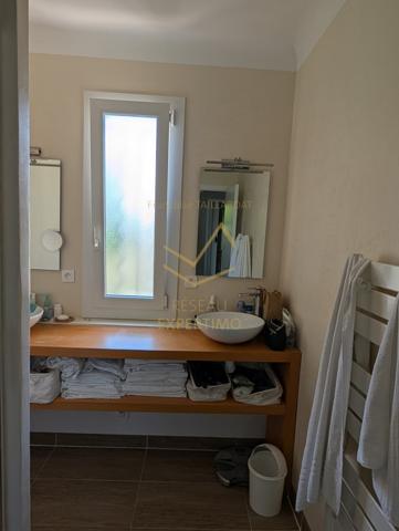 L'Isle-sur-la-Sorgue (84800) Appt de 86m2 + combles aménagés de 53m2 avec jardin et parking privé