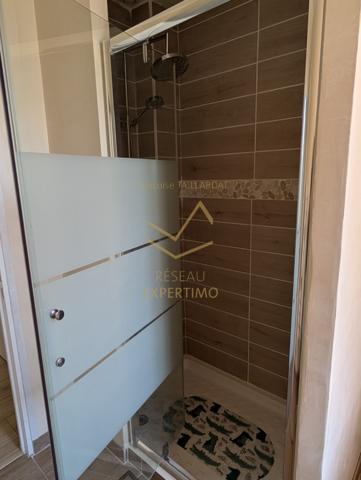 L'Isle-sur-la-Sorgue (84800) Appt de 86m2 + combles aménagés de 53m2 avec jardin et parking privé