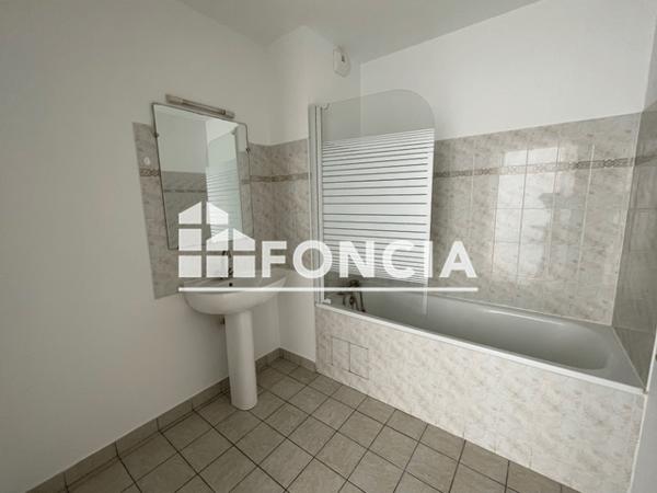 Location Appartement 3 pièces 60.59 m² - 47 BOULEVARD JEAN MONNET Reze 44400