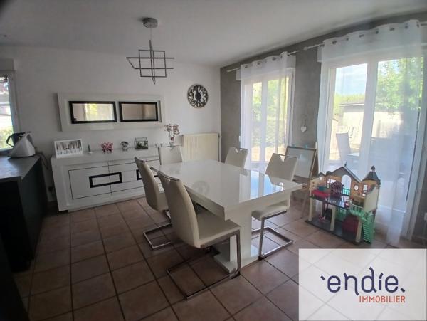 ARC-SUR-TILLE  Maison récente 4 chambres avec grande terrasse sur 848 m² de terrain