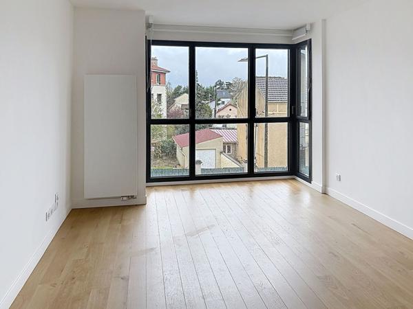 Appartement 2 pièces neuf à louer à Suresnes - Confort et modernité au coeur de la ville