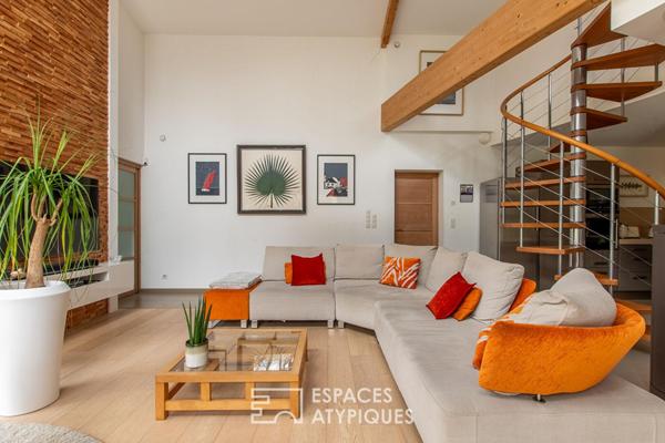 Élégante maison contemporaine entre lumière, volumes et intimité