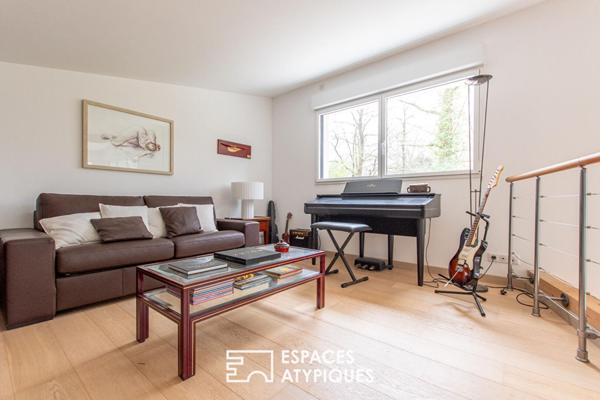 Élégante maison contemporaine entre lumière, volumes et intimité