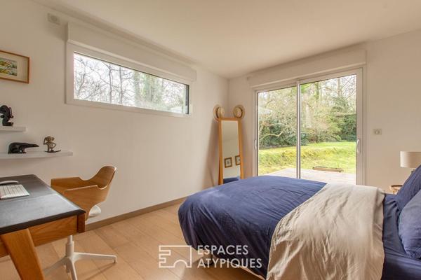 Élégante maison contemporaine entre lumière, volumes et intimité