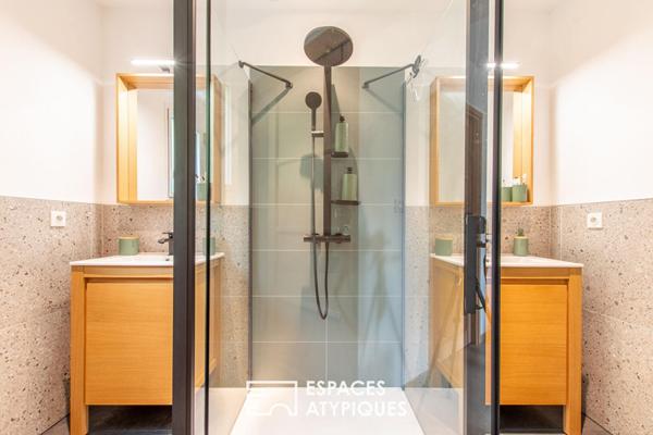 Élégante maison contemporaine entre lumière, volumes et intimité