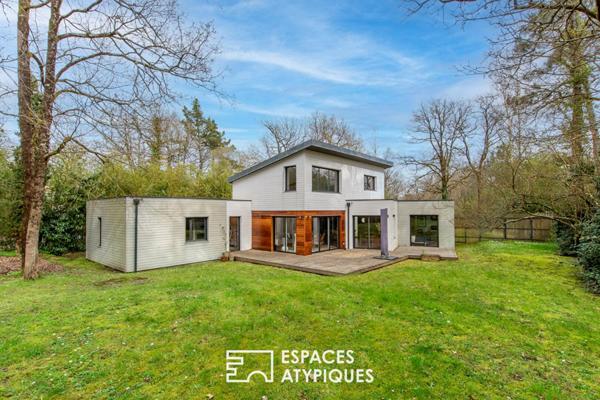 Élégante maison contemporaine entre lumière, volumes et intimité