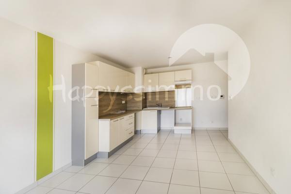 Appartement
                                                                                                                                                                                                                                                                                                                        3 pièce(s)                                                                                                                                                                                                          2 chambre(s)                                                                                                                                                                                                          55.2  m²