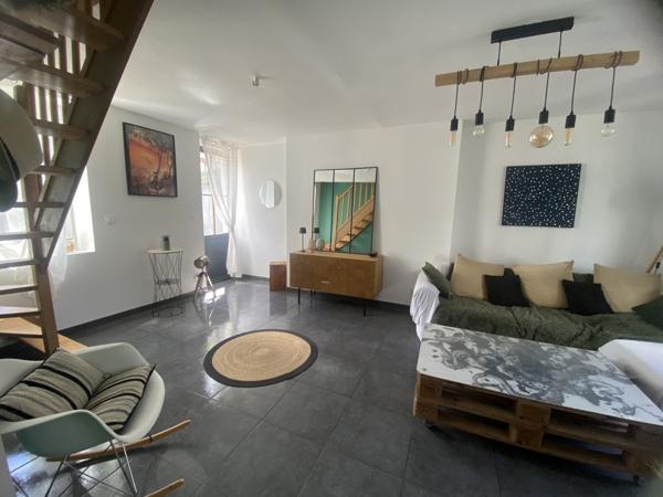 Maison
                                                                                                                                                                                                                                                                                                                        3 pièce(s)                                                                                                                                                                                                          2 chambre(s)                                                                                                                                                                                                          62.53  m²