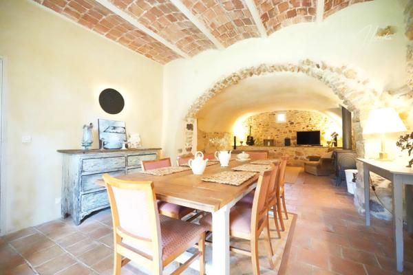 Maison à vendre 6 pièces de 228 m²