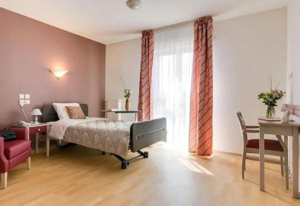 INVESTISSEMENT LOCATIF – SALON DE PROVENCE – Résidence EHPAD L'Amandière - 5,51 % de rentabilité