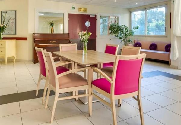 INVESTISSEMENT LOCATIF – SALON DE PROVENCE – Résidence EHPAD L'Amandière - 5,51 % de rentabilité