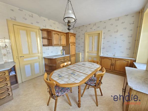 À vendre – Spacieux appartement 5 pièces de 111 m² avec extérieur, garage et caves à Valdoie.