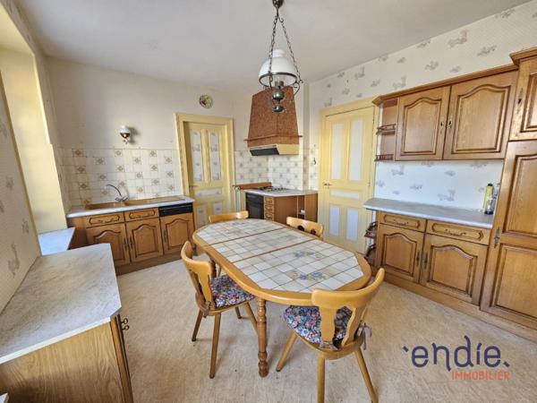 À vendre – Spacieux appartement 5 pièces de 111 m² avec extérieur, garage et caves à Valdoie.