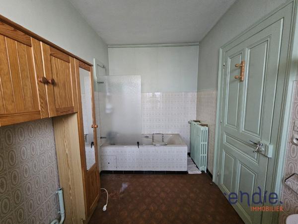 À vendre – Spacieux appartement 5 pièces de 111 m² avec extérieur, garage et caves à Valdoie.