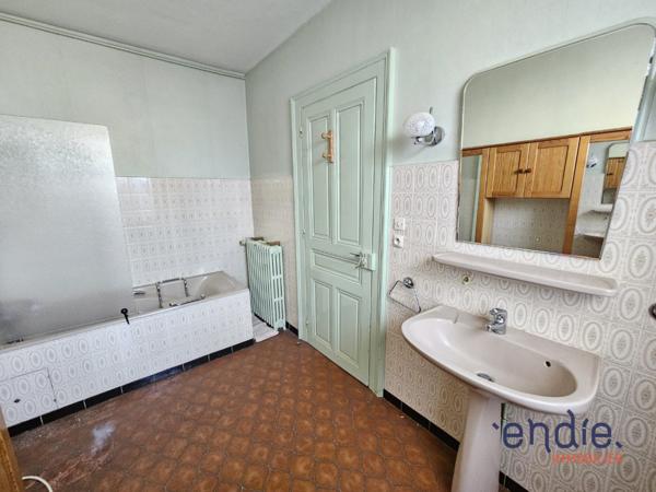 À vendre – Spacieux appartement 5 pièces de 111 m² avec extérieur, garage et caves à Valdoie.