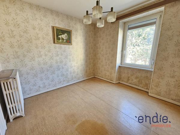 À vendre – Spacieux appartement 5 pièces de 111 m² avec extérieur, garage et caves à Valdoie.