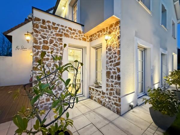 À vendre – Maison contemporaine d’exception – Récente – Prestations haut de gamme – Vue dégagée – Gouvernes – Sans travaux