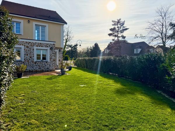 À vendre – Maison contemporaine d’exception – Récente – Prestations haut de gamme – Vue dégagée – Gouvernes – Sans travaux