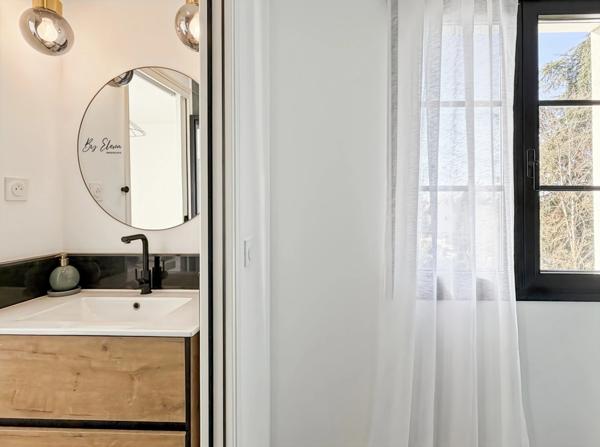 À vendre – Maison contemporaine d’exception – Récente – Prestations haut de gamme – Vue dégagée – Gouvernes – Sans travaux