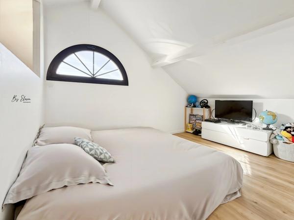 À vendre – Maison contemporaine d’exception – Récente – Prestations haut de gamme – Vue dégagée – Gouvernes – Sans travaux