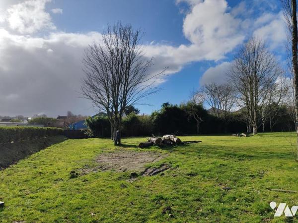 2263 - PLEYBER CHRIST - TERRAIN A BATIR IDEALEMENT SITUE DE 682M²