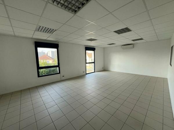 POITIERS EST - AV KENNEDY -PLATEAU DE BUREAUX A VENDRE DE 139M²