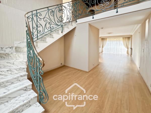 Maison familiale et polyvalente, à Ormesson-sur-Marne, au calme, 4 chambres, dépendance, 2 grands garages, terrain 496 m2