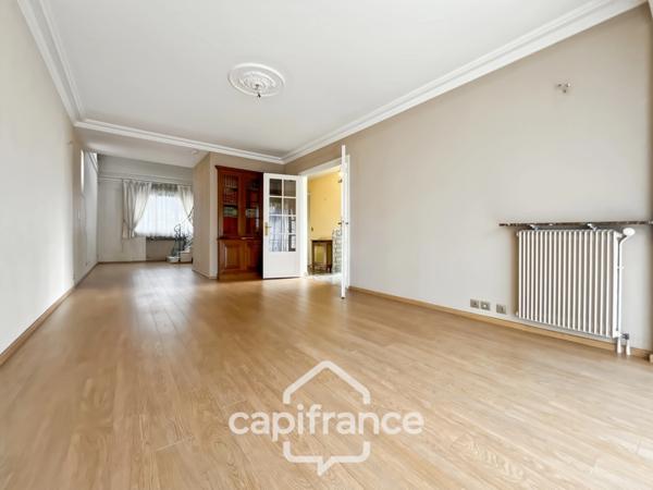 Maison familiale et polyvalente, à Ormesson-sur-Marne, au calme, 4 chambres, dépendance, 2 grands garages, terrain 496 m2