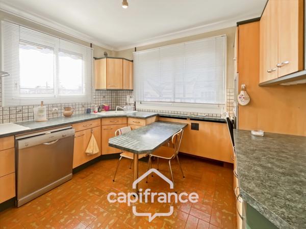 Maison familiale et polyvalente, à Ormesson-sur-Marne, au calme, 4 chambres, dépendance, 2 grands garages, terrain 496 m2