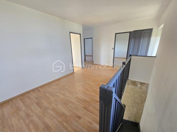 Magnifique Maison de village de 133m² à Saint Léger des Vignes 

Située dans un joli coin de campagne, à deux pas de tous les commerces, écoles et commodités du joli village de Saint Léger des vignes, vous aurez un véritable coup de coeur pour cette magnifique maison de village de 1945, d'une superficie habitable de 133m² sur 3 niveaux, composée d'une grande pièce de vie de 49m², composée d'un salon séjour et d'une cuisine aménagée et équipée, une salle de bain en rez-de-chaussée, Grand palier et 3 chambres au premier niveau, 2 chambres et salle d'eau avec wc intégré au second niveau, garage, Le tout sur un beau terrain clôturé, arboré et entretenu de 1300m².
Cette maison propose une entrée qui dessert une grande et lumineuse pièce de vie  de 49m², composée d'un espace salon séjour et d'une cuisine ouverte, aménagée et équipée. De la cuisine, une grande baie vitrée donne sur une grande terrasse de 42m².
Le rez-de-chaussée propose un wc indépendant, ainsi qu'une grande salle de bain avec baignoire et douche.
Du salon séjour, un escalier monte au premier niveau qui propose un grand palier de 19m², qui dessert trois chambres de 11, 11,5et 13m².
Un nouvel escalier mène au niveau supérieur celui ci propose deux nouvelles chambres de 17 et 27m², ainsi que d'une salle d'eau avec wc intégré.
Tous les sols de cette maison sont en carrelage (Salon séjour, cuisine, salle de bain wc) en linoléum (salle d'eau de l'étage), mais aussi en parquet (chambres), elle est composée d'un chauffage type chauffage électrique, ainsi qu'un ballon production d'eau chaude.
Elle dispose d'une isolation double vitrage PVC et de volets roulants motorisés récents ou volets bois sur toutes les pièces à vivre.
Ce pavillon dispose de combles parfaitement isolés et d'une toiture en tuiles mécaniques terre cuite en très bon état
Côté terrain, cette maison dispose d'une parcelle d'environ 1300 m² de terrain clôturé, entretenu.

Les plus de cette propriété :
La qualité générale du bien parfaitement entretenu avec des beaux volumes de pièces dont son salon séjour, sa cuisine aménagée son mode de chauffage,
son garage, ses extérieurs et sa belle vue .

Des photos supplémentaires sont disponibles sur BSK IMMOBILIER > Nos conseillers > Olivier FRESLON
Pour tout renseignement complémentaire ou pour une visite, contactez moi au 07.62.78.13.13.

Idéale pour un premier achat, cette maison est un vrai coup de cœur, une belle opportunité à saisir, elle n'attend que vous!!!