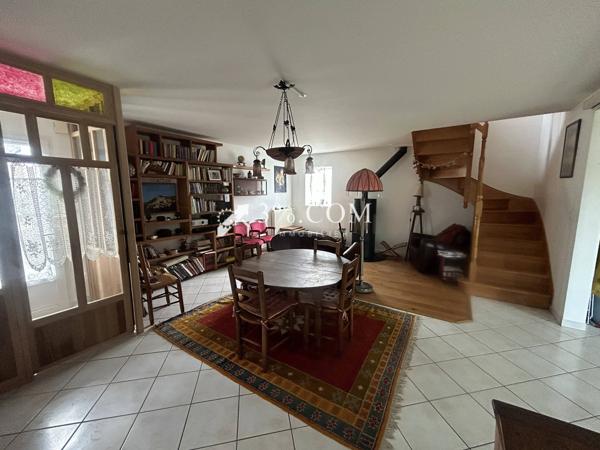 Maison 6 pièce(s) 4 chambre(s) 136 m²