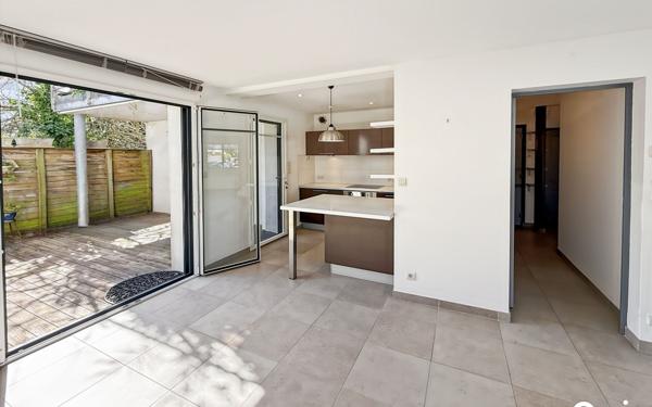 Appartement à vendre    3 pièces • 75,58 m2 Larmor-Plage