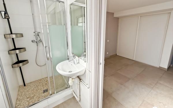 Appartement à vendre    3 pièces • 75,58 m2 Larmor-Plage