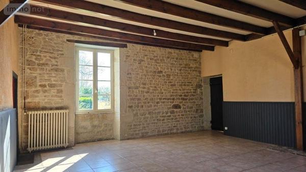 Maison rurale à vendre à Melle dans les Deux-Sèvres (79500), ref : 12434