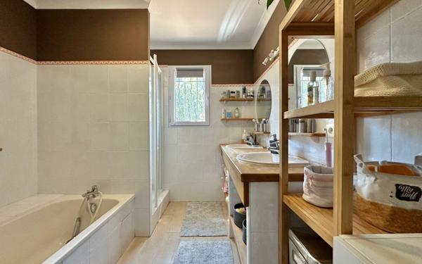 Maison à vendre    7 pièces •  Boissières