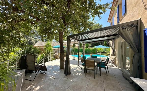 Maison à vendre    7 pièces •  Boissières