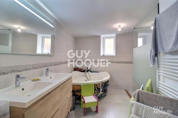 MAISON À VENDRE DE 7 PIÈCES DE 216,00 M²