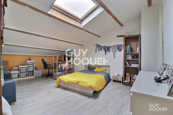 MAISON À VENDRE DE 7 PIÈCES DE 216,00 M²