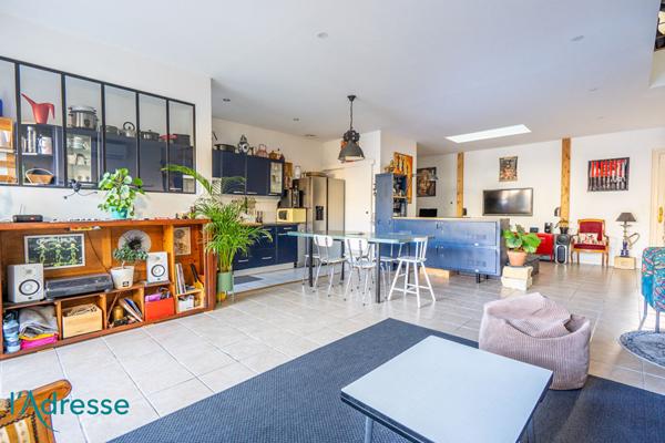 TALENCE - Belle échoppe de plus de 133 m² avec beau jardin et cave