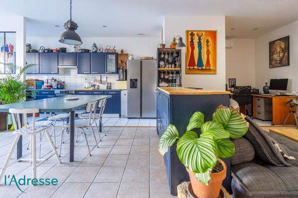 TALENCE - Belle échoppe de plus de 133 m² avec beau jardin et cave