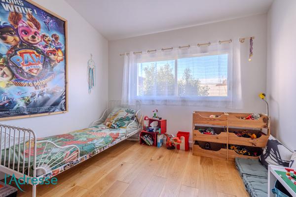 TALENCE - Belle échoppe de plus de 133 m² avec beau jardin et cave