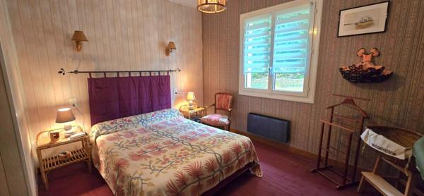 Maison individuelle de type 5, sur un terrain clos et arboré de 1316 m²