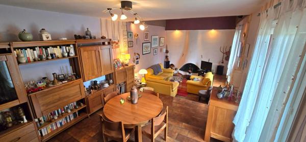 Maison individuelle de type 5, sur un terrain clos et arboré de 1316 m²