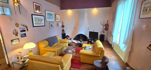 Maison individuelle de type 5, sur un terrain clos et arboré de 1316 m²