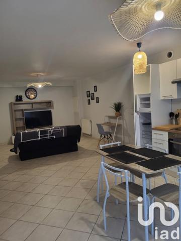 Appartement 2 pièces de 52 m² à Chassieu (69680)