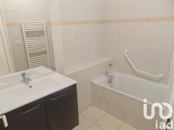 Appartement 2 pièces de 52 m² à Chassieu (69680)