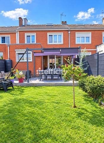 Maison
         5 pièces
        - 91 m² Exclusivité 289 000 € *