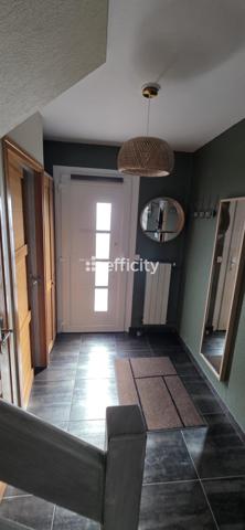 Maison
         5 pièces
        - 91 m² Exclusivité 289 000 € *
