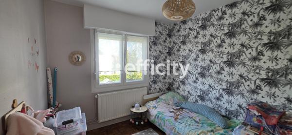 Maison
         5 pièces
        - 91 m² Exclusivité 289 000 € *